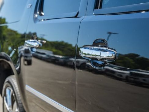 Used 2013 Chevrolet Suburban LTZ AWD/4WD image 19
