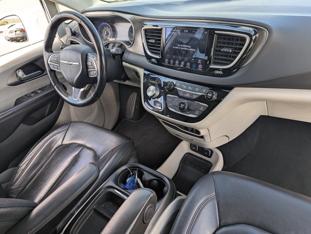 Used 2020 Chrysler Pacifica Touring-L w/ Advanced Safetytec Group FWD image 36