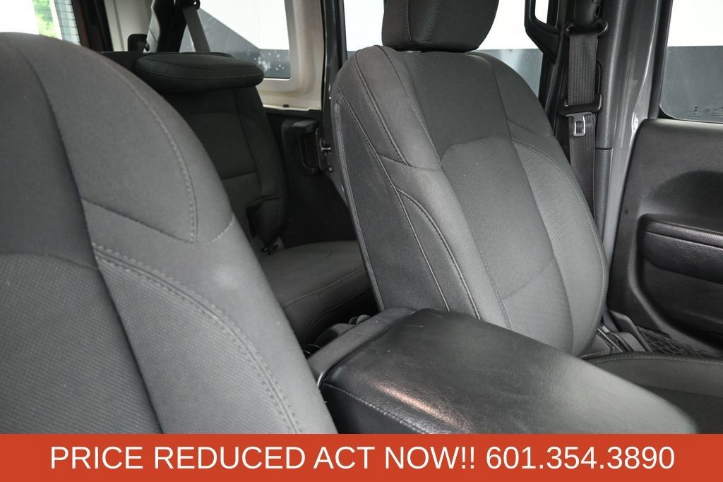 Used 2022 Jeep Wrangler Unlimited Sport AWD/4WD image 25
