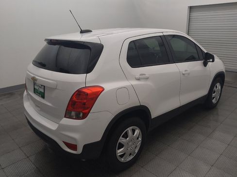 Used 2018 Chevrolet Trax LS FWD image 9