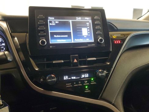 Used 2024 Toyota Camry SE image 24