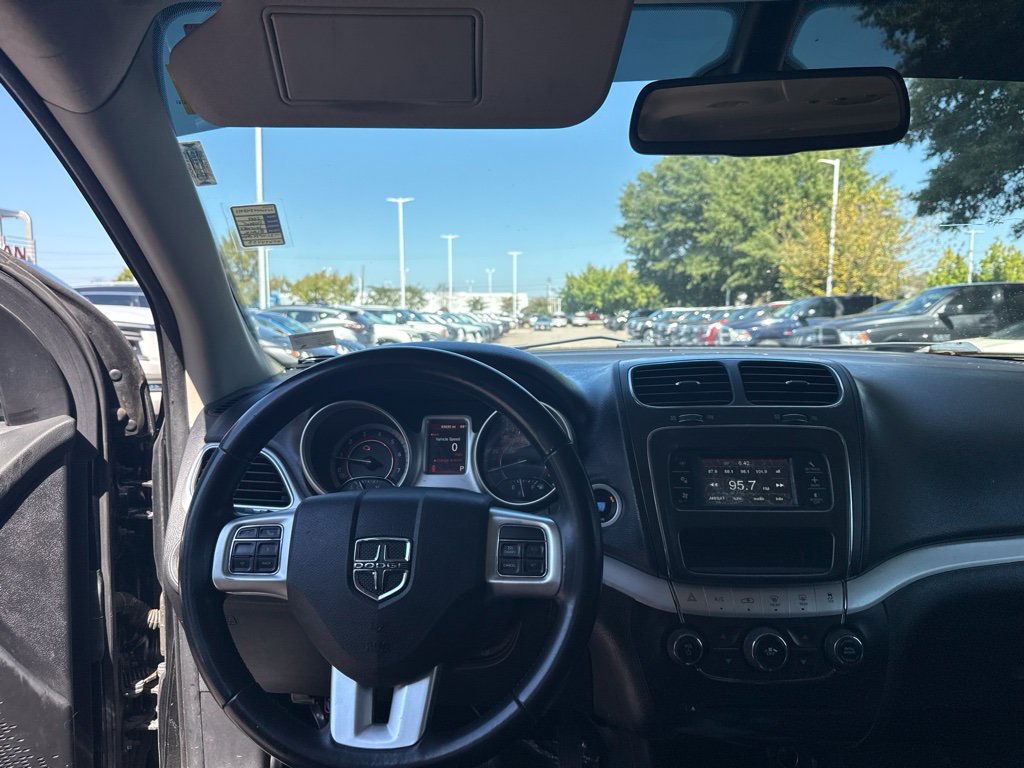 Used 2019 Dodge Journey SE w/ Connectivity Group FWD image 11