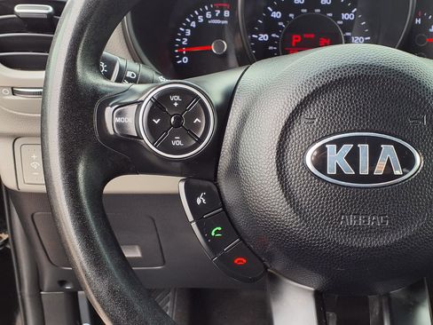 Used 2014 Kia Soul FWD image 5