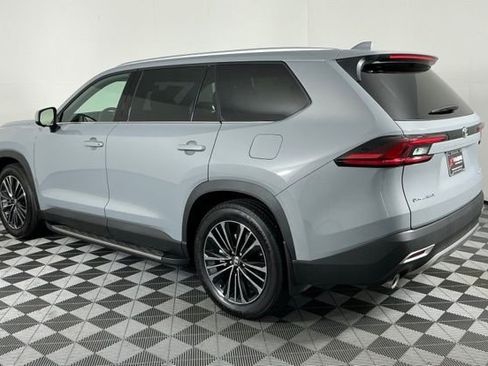 Used 2026 Toyota Grand Highlander AWD Hybrid image 5
