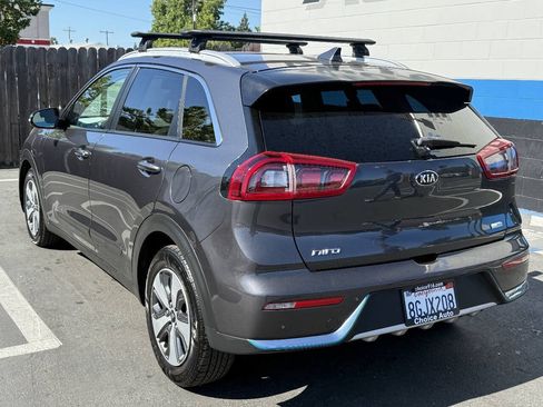 Used 2018 Kia Niro EX Premium FWD image 4