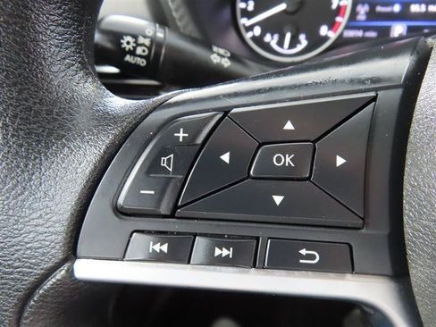 Used 2025 Nissan Sentra SV FWD image 22