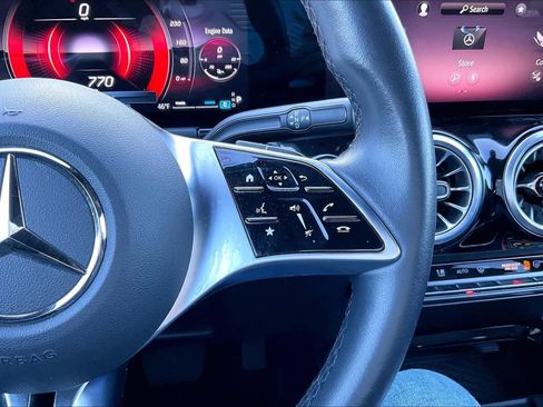 Used 2025 Mercedes-Benz GLA 250 image 24