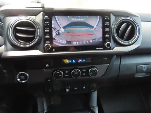 Used 2021 Toyota Tacoma TRD Off-Road image 14