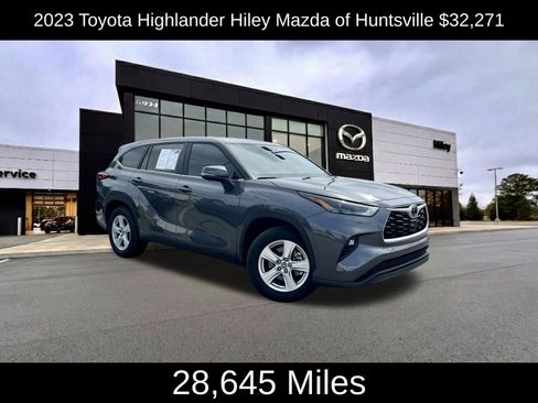Used 2023 Toyota Highlander LE FWD image 1