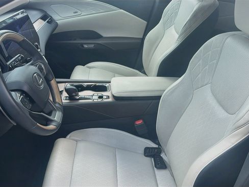 Used 2024 Lexus RX 350 AWD w/ Convenience Package image 18