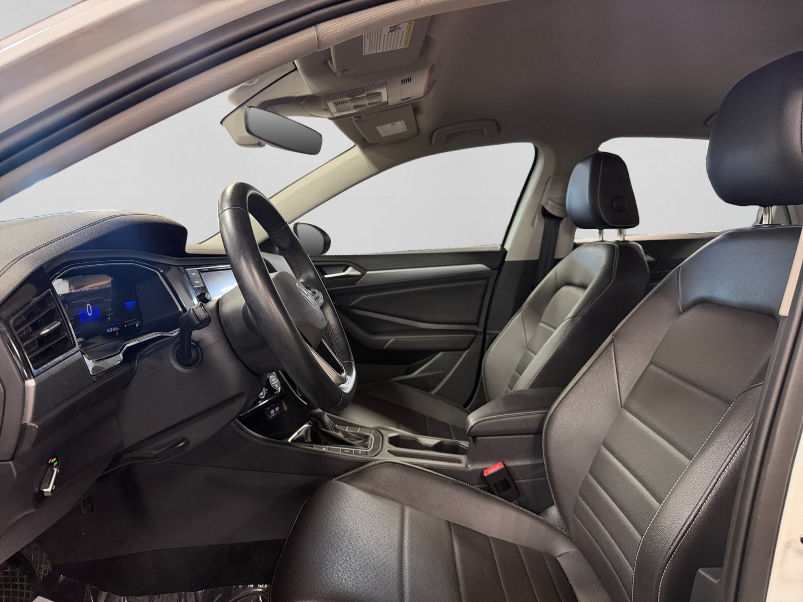 Used 2023 Volkswagen Jetta SE FWD image 13