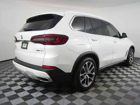 Used 2021 BMW X5 sDrive40i w/ Premium Package image 3
