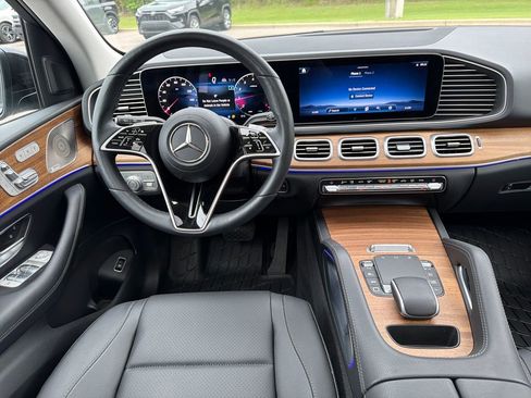 Certified 2025 Mercedes-Benz GLE 350 4MATIC image 2