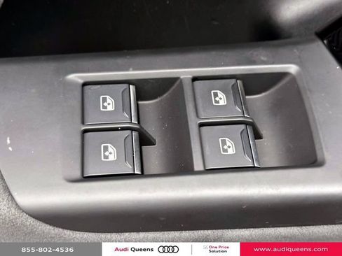 Used 2025 Audi S6 e-tron Premium Plus w/ Premium Plus AWD/4WD image 19