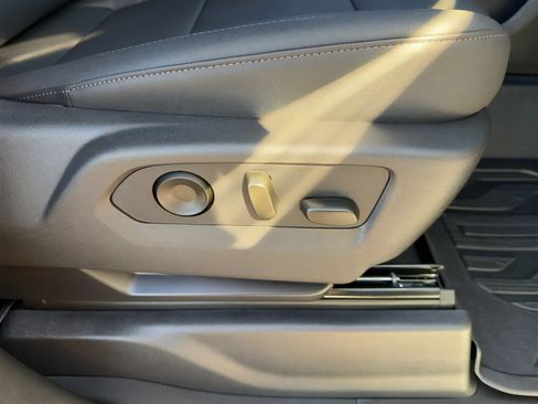 Used 2026 GMC Sierra 1500 SLT w/ SLT Premium Package image 32