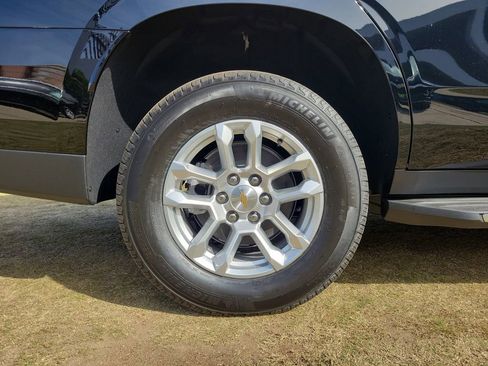 New 2026 Chevrolet Tahoe LS image 5