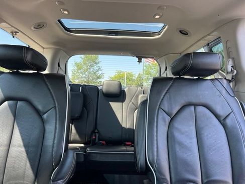 Used 2021 Chrysler Pacifica Limited AWD/4WD image 30