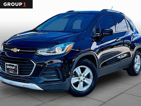 Used 2020 Chevrolet Trax LT w/ LT Convenience Package FWD image 1