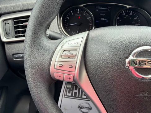 Used 2015 Nissan Rogue SV w/ SV Premium Package FWD image 18