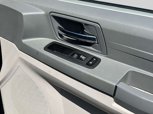 Used 2010 Chrysler Town & Country LX w/ PWR Convenience Group FWD image 19