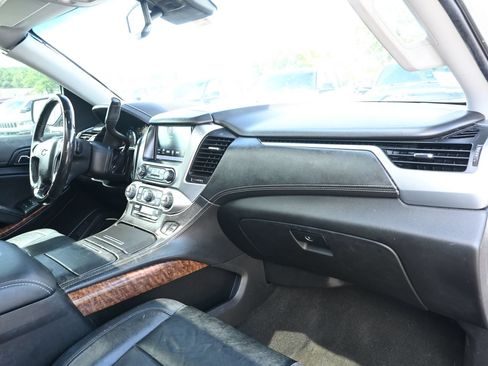 Used 2018 Chevrolet Tahoe Premier AWD/4WD image 36