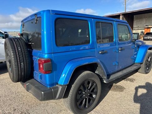 Used 2022 Jeep Wrangler Unlimited Sahara AWD/4WD image 5