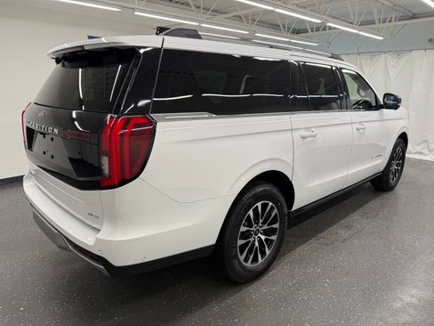 Used 2025 Ford Expedition Max Platinum AWD/4WD image 2