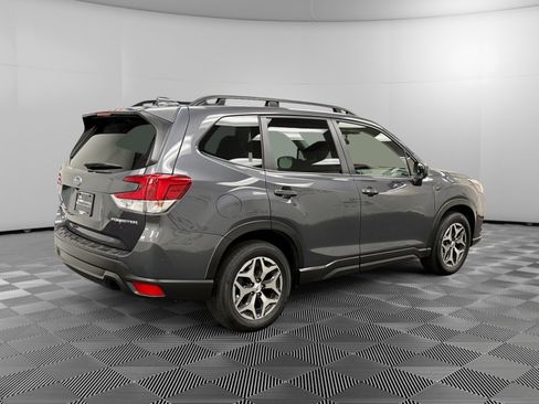 Certified 2023 Subaru Forester Premium image 5
