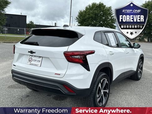 Used 2024 Chevrolet Trax RS FWD image 7