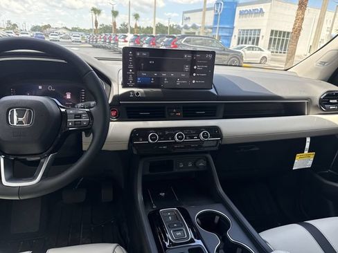 New 2026 Honda Pilot Touring image 22
