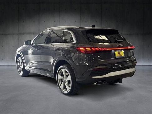 Certified 2025 Audi Q5 Premium Plus w/ Premium Plus AWD/4WD image 3