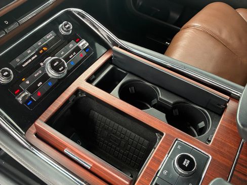 Used 2023 Lincoln Navigator L Reserve AWD/4WD image 19