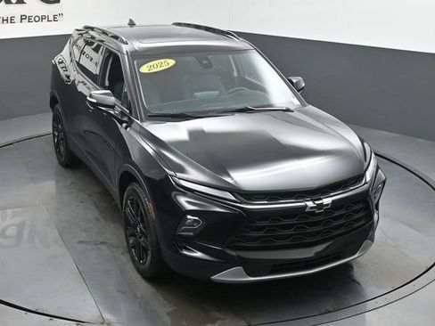 Used 2025 Chevrolet Blazer LT w/ Sound & Technology Package FWD image 49