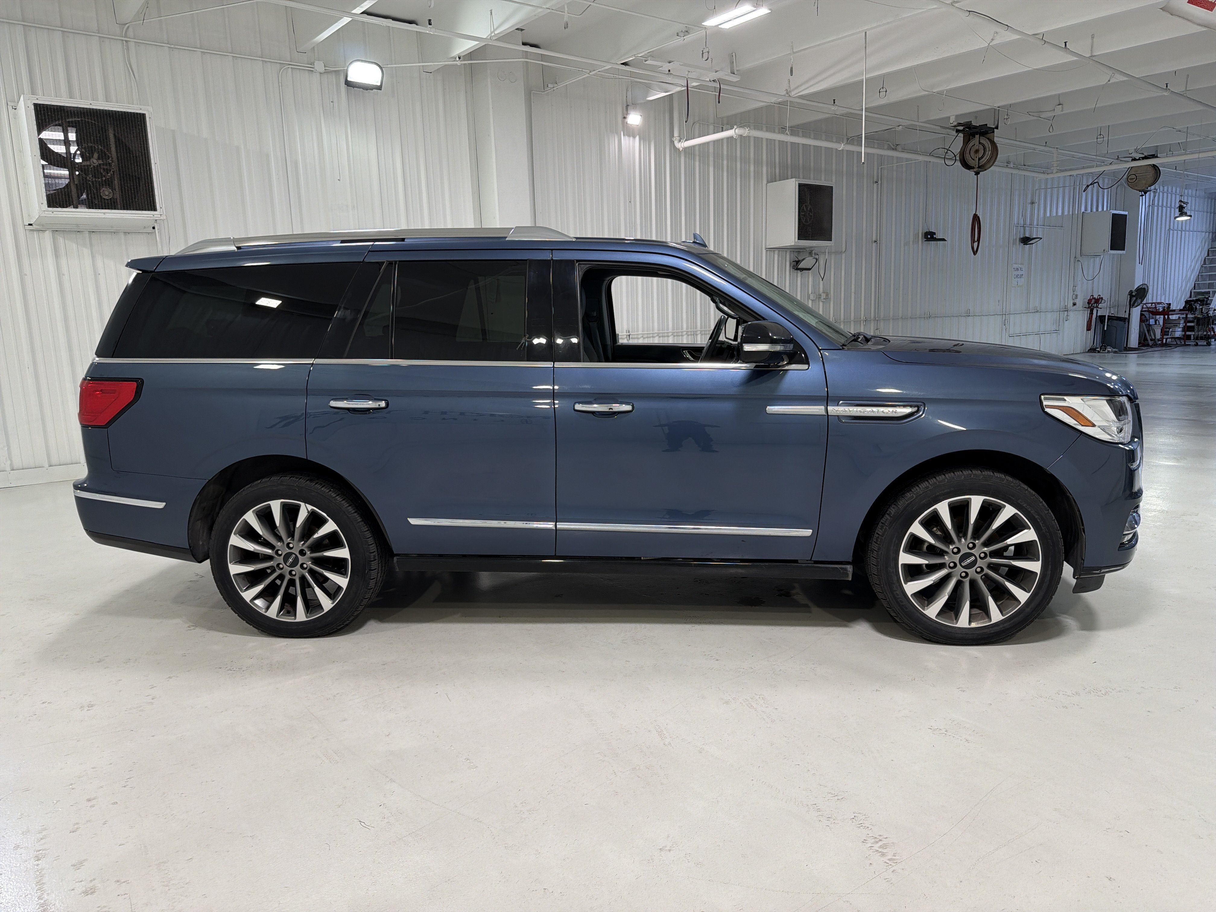 Used 2019 Lincoln Navigator Select RWD image 9