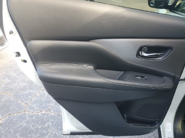 Used 2024 Nissan Murano SV w/ SV Midnight Edition Package FWD image 7