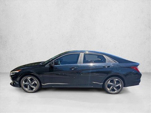 Used 2023 Hyundai Elantra Limited w/ Cargo Package FWD image 7