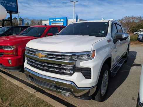 Used 2022 Chevrolet Silverado 1500 LTZ image 3