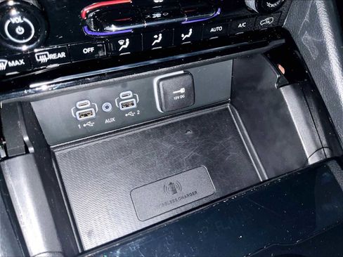 Used 2023 Jeep Grand Cherokee Altitude image 29