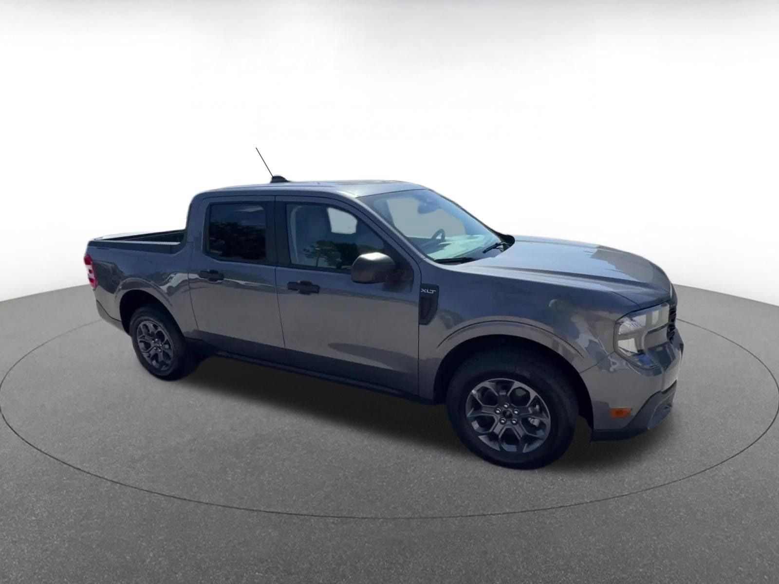 Used 2026 Ford Maverick XLT FWD image 2