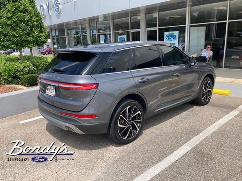 Used 2023 Lincoln Corsair Reserve FWD image 4