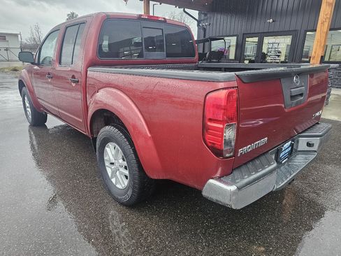 Used 2016 Nissan Frontier SV image 6