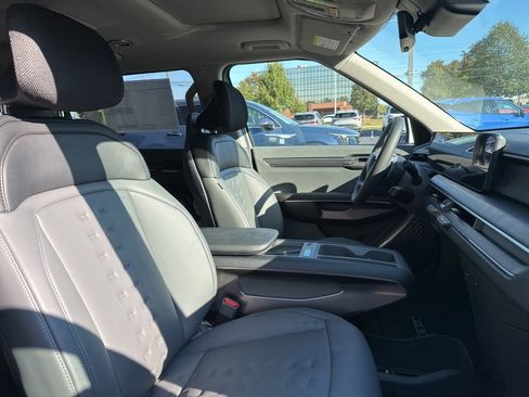 New 2026 Kia EV9 Wind image 15