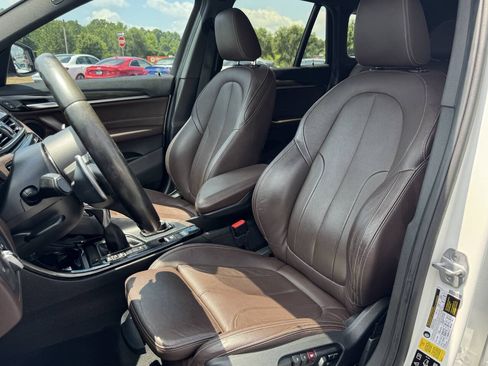 Used 2018 BMW X1 xDrive28i w/ M Sport Package AWD/4WD image 9