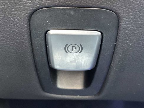 Used 2020 Mercedes-Benz E 350 Sedan image 29
