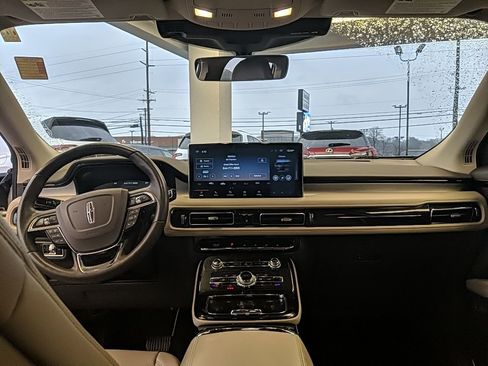 Certified 2023 Lincoln Nautilus FWD image 12