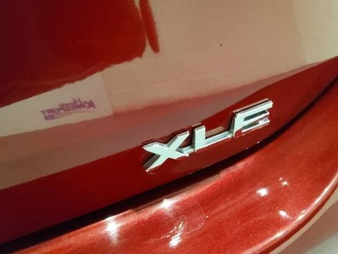 Used 2023 Toyota Highlander XLE FWD image 31