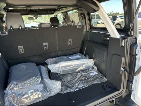 New 2025 Ford Bronco Outer Banks w/ Sasquatch Package image 21