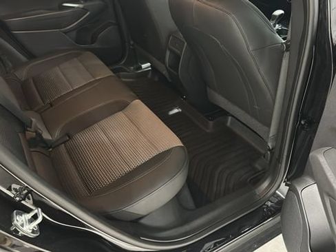 Used 2025 Chevrolet Trax LT w/ Driver Confidence Package FWD image 26