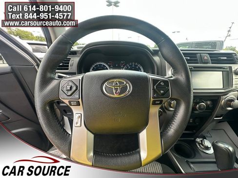 Used 2018 Toyota 4Runner SR5 AWD/4WD image 15