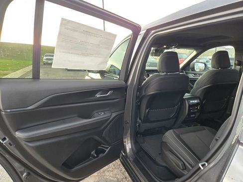 New 2026 Jeep Grand Cherokee L Laredo AWD/4WD image 24